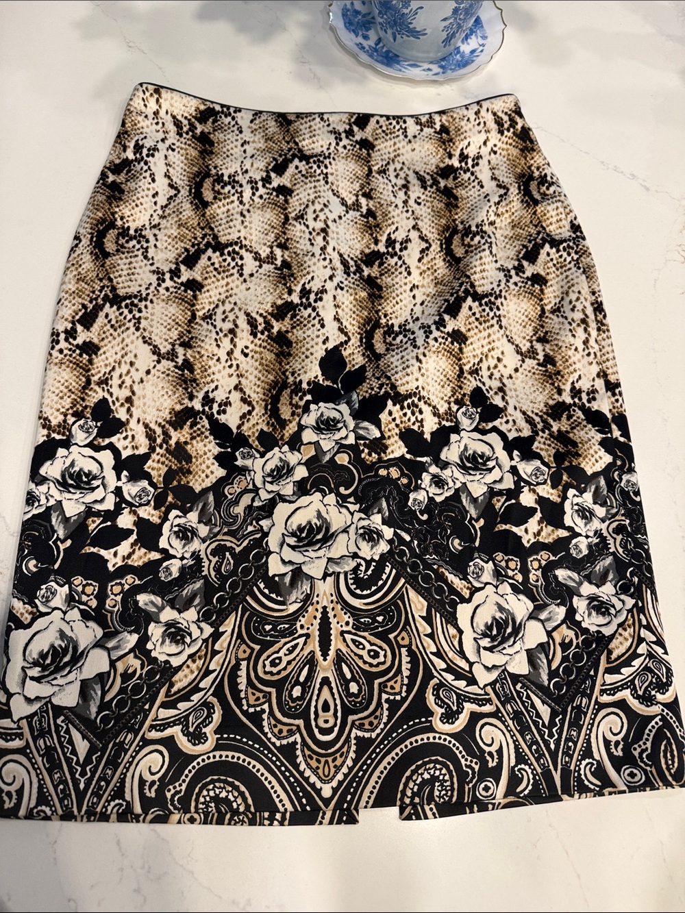 White House Black Market Black and Cream Printed Pencil Skirt